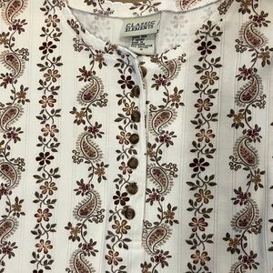 3/$15 Classic Elements Paisley Floral Button Long sleeve shirt